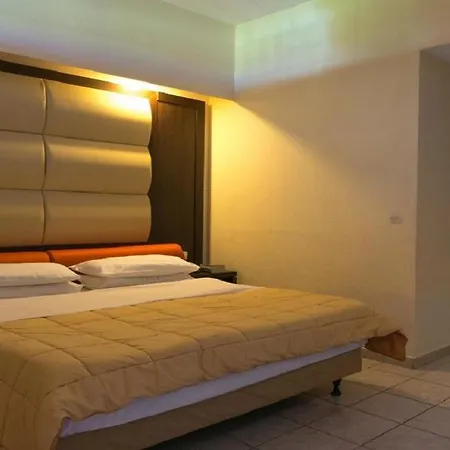 The - Adults Only Hotel apartamentowy 4*