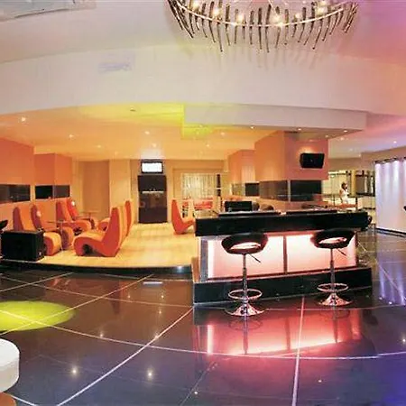 The - Adults Only Апарт-отель